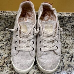 Roxy wheat color sneaker size 9.5